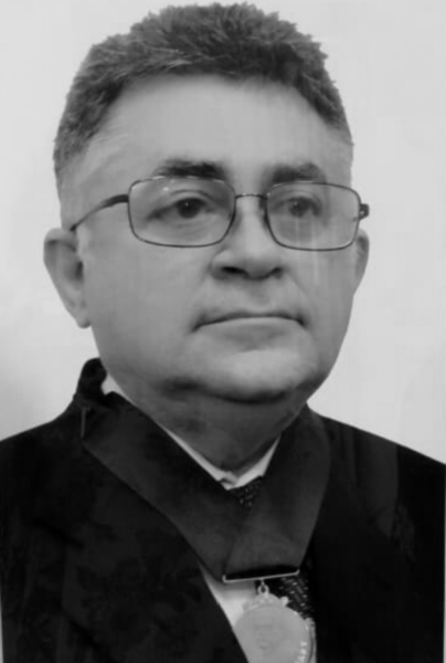 Retrato em preto e branco do professor doutor Marcelo Gurgel Carlos da Silva.